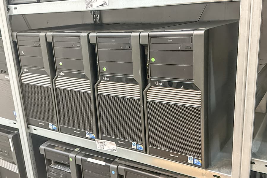 4 Rechner Fujitsu Celsius